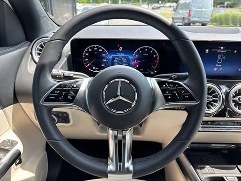 Used 2025 Mercedes-Benz GLA 250 4MATIC image 14