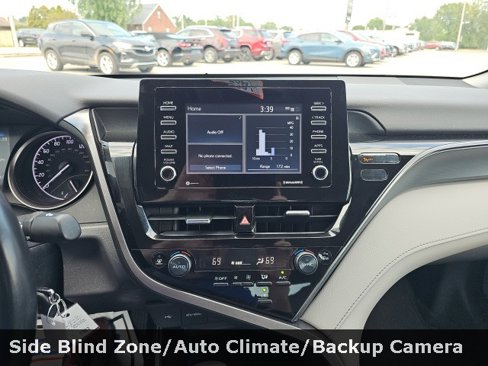 Used 2023 Toyota Camry SE image 18