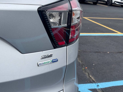 Used 2018 Ford Escape SE image 25