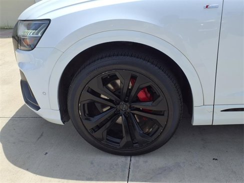 Used 2019 Audi Q8 Prestige w/ Luxury Package image 25