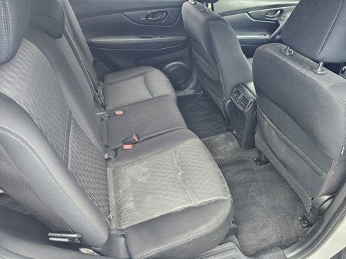 Used 2020 Nissan Rogue S image 19