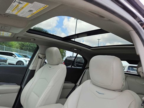 Used 2019 Cadillac XT4 Luxury image 16
