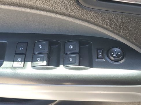 Used 2018 Chevrolet Colorado LT image 18