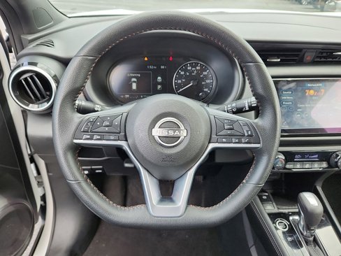 Used 2024 Nissan Kicks SR image 18