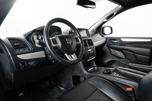 Used 2014 Dodge Grand Caravan R/T w/ Driver Convenience Group image 12