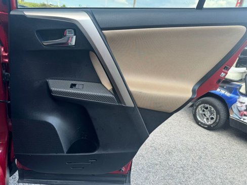 Used 2015 Toyota RAV4 XLE image 18