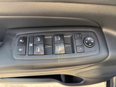Used 2020 Jeep Grand Cherokee Altitude image 15