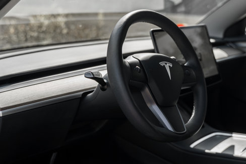 Used 2023 Tesla Model 3 Standard Range image 9