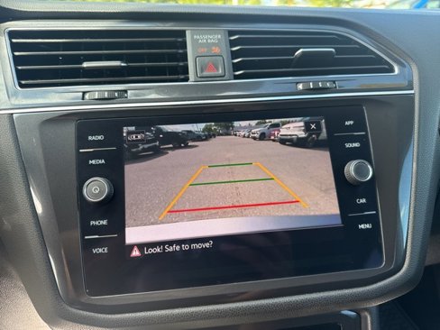 Used 2022 Volkswagen Tiguan SE image 15