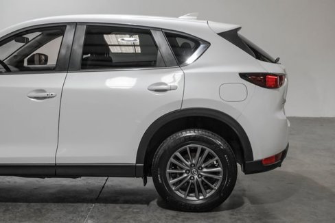 Used 2017 MAZDA CX-5 Touring image 14