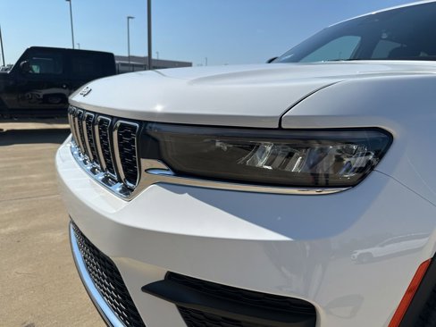New 2025 Jeep Grand Cherokee Laredo X image 14
