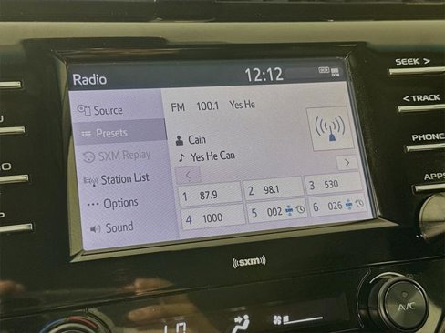 Certified 2020 Toyota Camry SE image 14