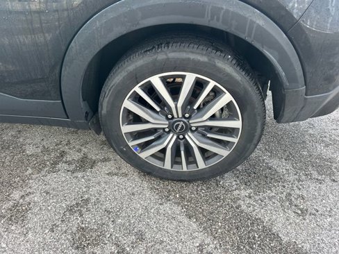 Used 2024 Nissan Kicks SV image 43