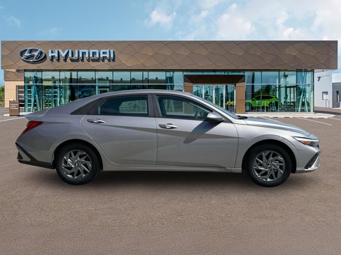 New 2025 Hyundai Elantra Blue image 9