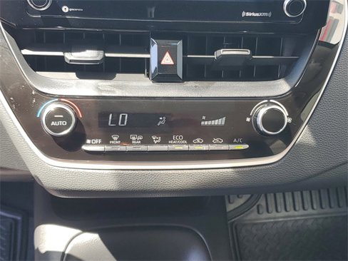 Used 2021 Toyota Corolla LE image 14
