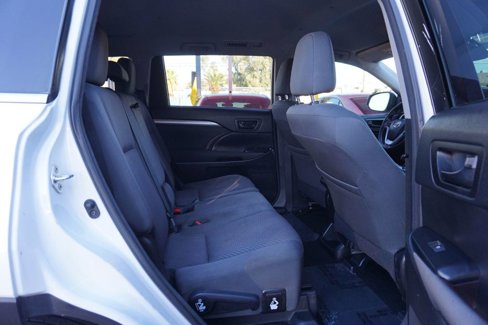 Used 2017 Toyota Highlander FWD V6 image 22