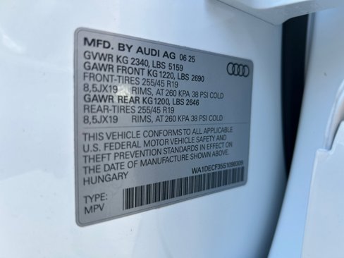 New 2025 Audi Q3 2.0T Premium image 35