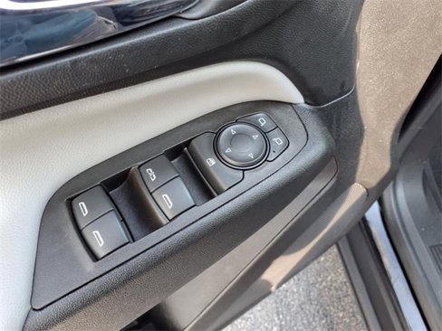 Used 2023 Chevrolet Equinox LS w/ LS Convenience Package image 10