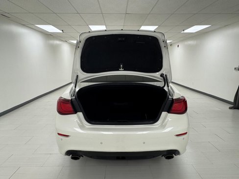 Used 2019 INFINITI Q70 Luxe image 35