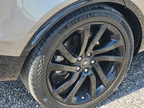 Used 2019 Land Rover Discovery HSE Luxury image 7