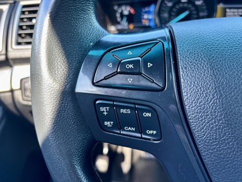 Used 2017 Ford Explorer XLT w/ XLT Technology Feature Bundle image 28