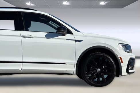Used 2021 Volkswagen Tiguan SE image 37