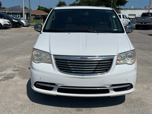Used 2014 Chrysler Town & Country Limited w/ Luxury Group image 8