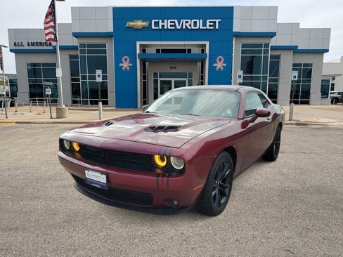 Used 2018 Dodge Challenger SXT w/ Blacktop Package image 1