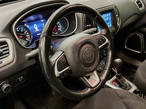 Used 2018 Jeep Compass Sport w/ Tech Group image 18