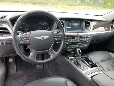 Used 2015 Hyundai Genesis 3.8 image 10