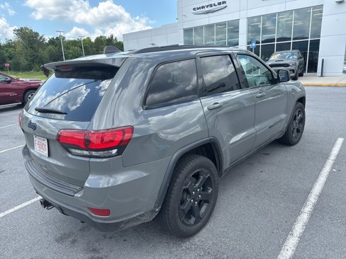 Used 2020 Jeep Grand Cherokee Laredo image 4