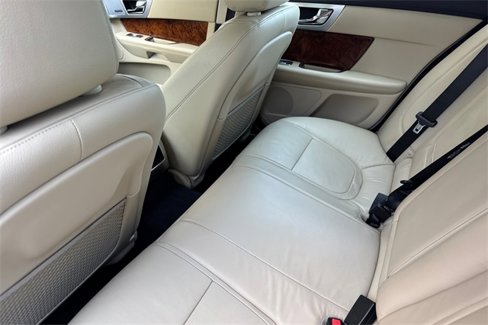 Used 2013 Jaguar XF 3.0 image 13