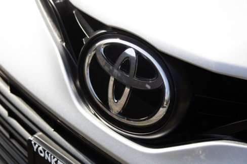 Used 2022 Toyota Camry LE image 11