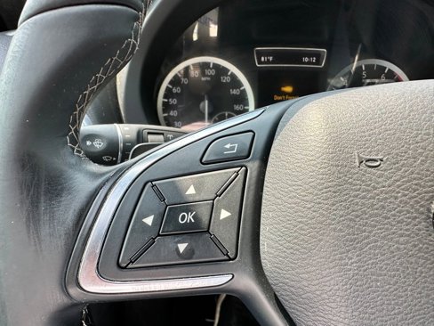 Used 2017 INFINITI QX30 Premium w/ Navigation Package image 24