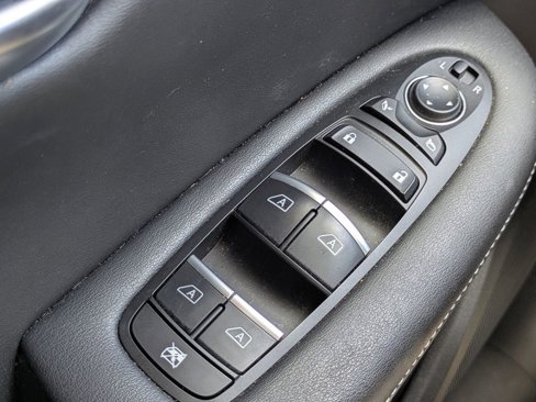 Used 2022 INFINITI QX50 Essential image 22