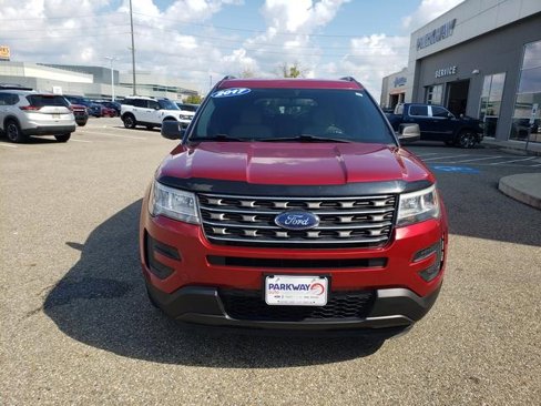 Used 2017 Ford Explorer 4WD image 3