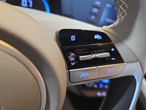 New 2025 Hyundai Elantra Sport image 17