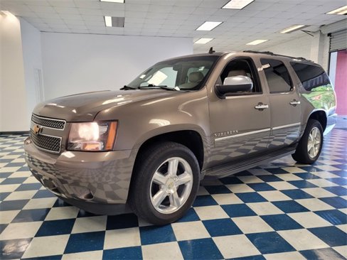 Used 2012 Chevrolet Suburban LTZ image 3