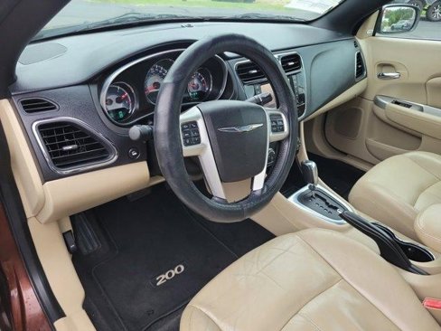 Used 2013 Chrysler 200 Limited image 29