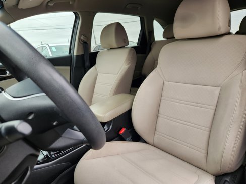 Used 2019 Kia Sorento LX image 7