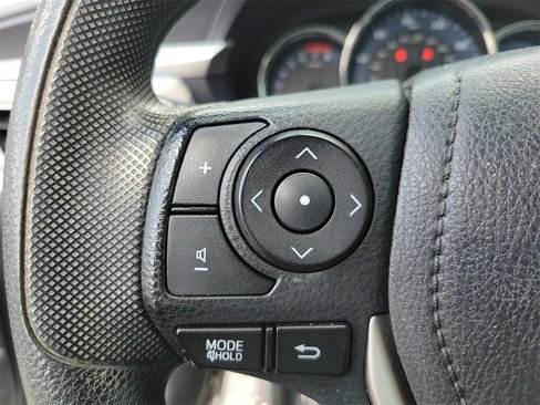 Used 2016 Toyota Corolla LE image 5