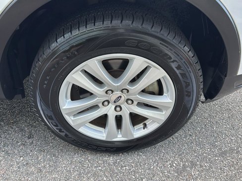 Used 2019 Ford Explorer XLT w/ Class II Trailer Tow Package image 33