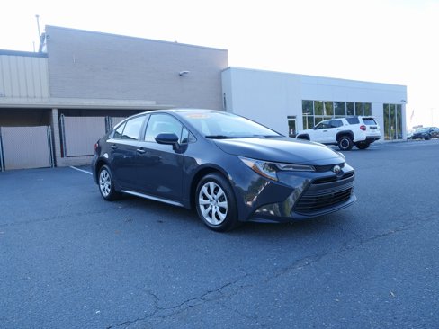 Used 2024 Toyota Corolla LE image 2