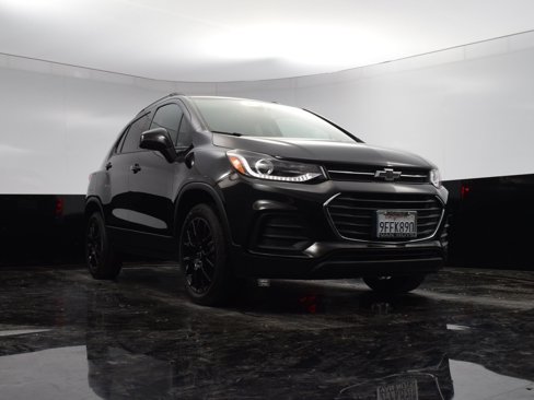 Used 2022 Chevrolet Trax LT w/ Midnight Edition image 17