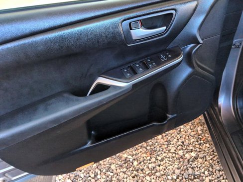 Used 2015 Toyota Camry LE image 22
