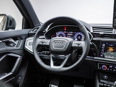 New 2025 Audi Q3 2.0T Premium image 17