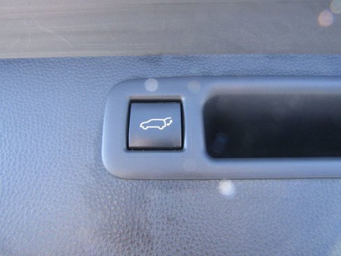 Used 2021 Toyota Highlander XLE image 8