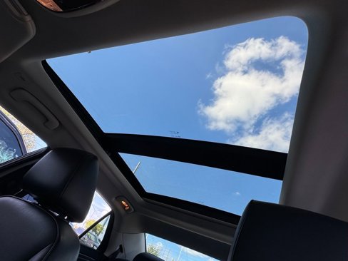 Used 2018 Chrysler 300 Limited w/ Safetytec Plus Group image 24