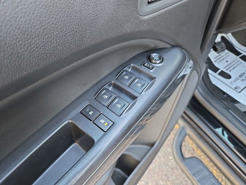 Used 2017 GMC Canyon SLE w/ All Terrain X Package image 13