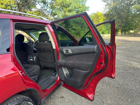 Used 2014 Nissan Pathfinder SV image 16